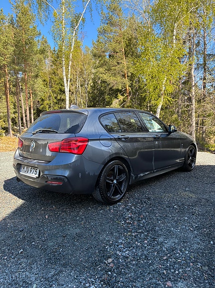 BMW 118i 4 of 22