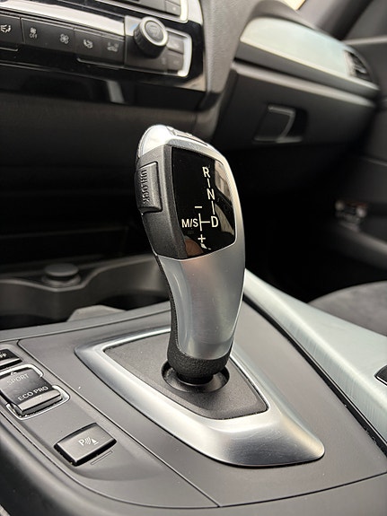 BMW 118i 9 of 22