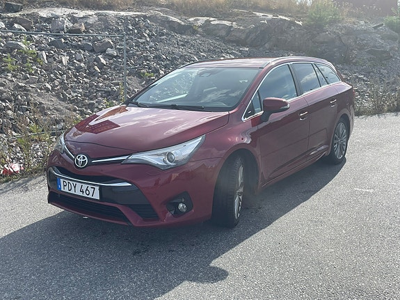 Toyota Avensis 3 of 4