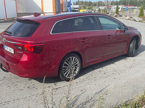 Toyota Avensis 4 of 4