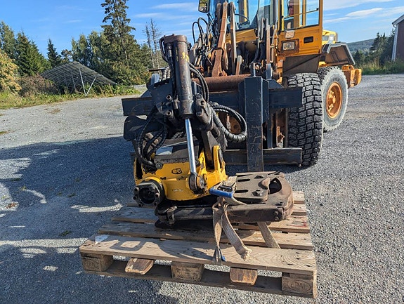 Engcon ec10 s45 rototilt med grip 2 of 3