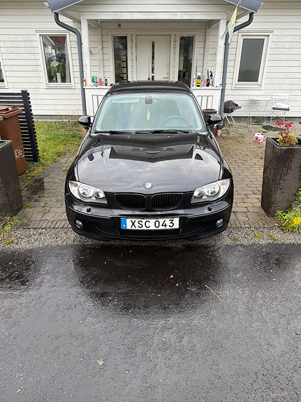 BMW 130i 2 of 6