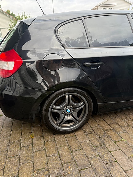 BMW 130i 4 of 6