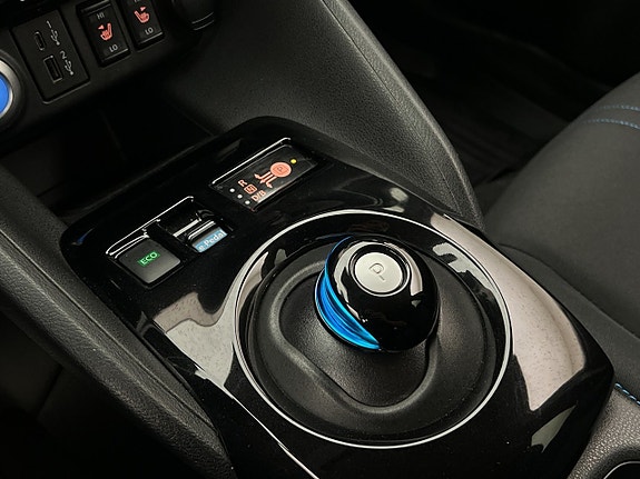 Nissan Leaf 27 of 30