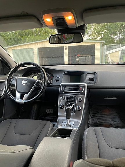 Volvo V60 10 of 17
