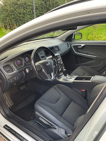 Volvo V60 11 of 17