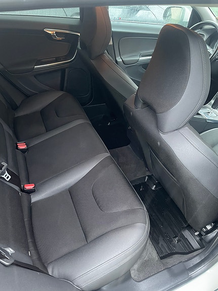 Volvo V60 14 of 17