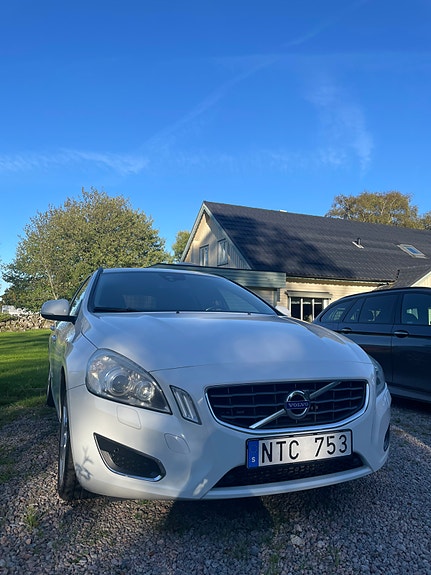 Volvo V60 6 of 17