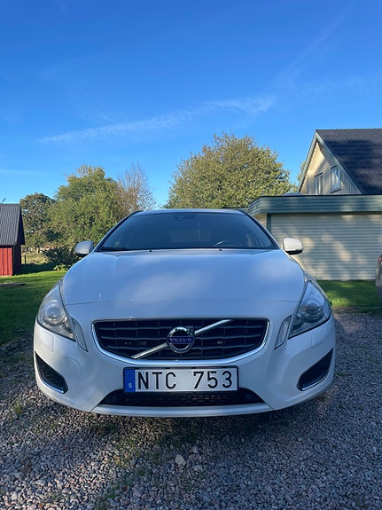 Volvo V60 7 of 17