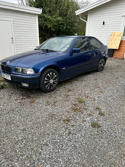 BMW 316i 2 of 4