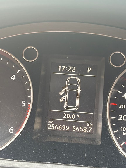Volkswagen Passat 3 of 6