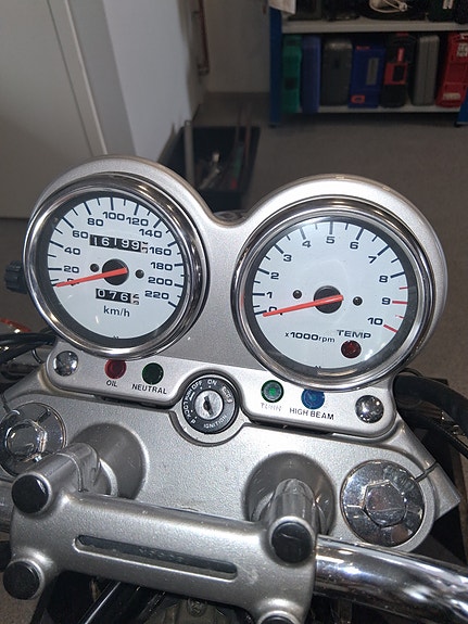 Suzuki VX 800 2 of 2