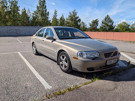 Volvo S80 3 of 5
