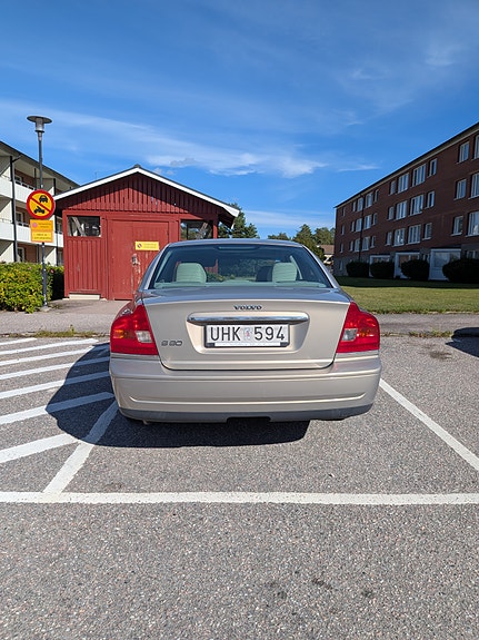 Volvo S80 4 of 5