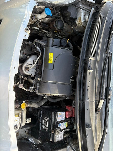 Toyota Yaris 3 of 5
