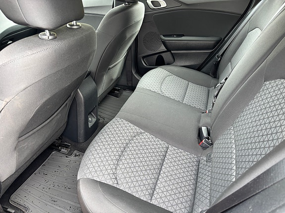 Kia Ceed 6 of 10