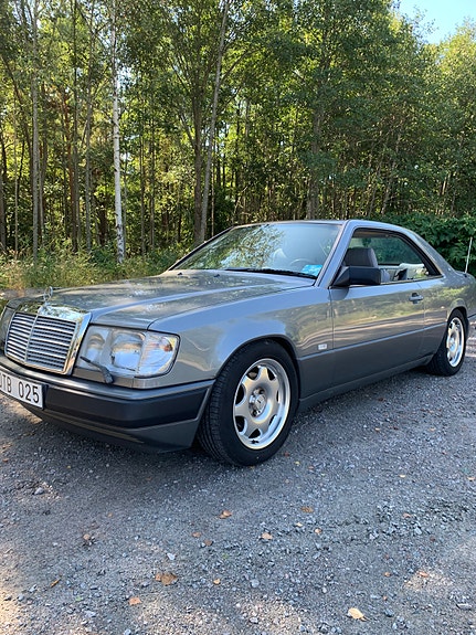 Mercedes-Benz 230 CE 6 of 8