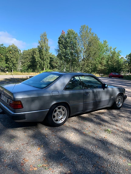 Mercedes-Benz 230 CE 7 of 8