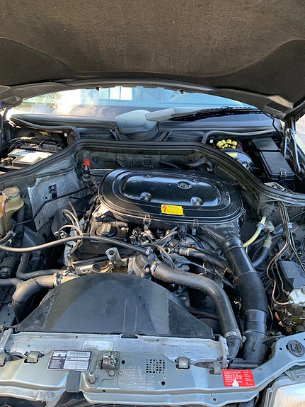 Mercedes-Benz 230 CE 3 of 8