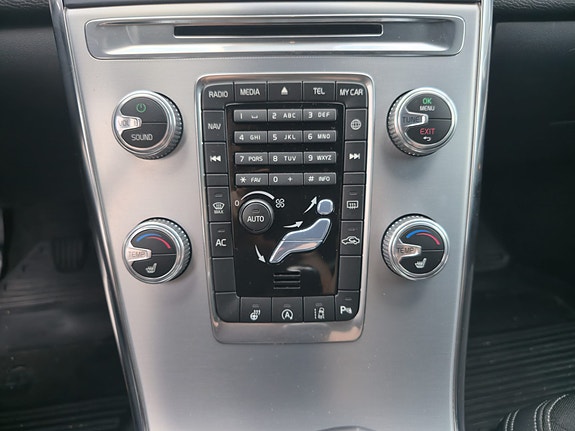 Volvo XC60 25 of 30