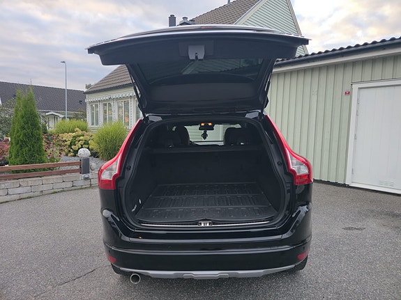 Volvo XC60 30 of 30