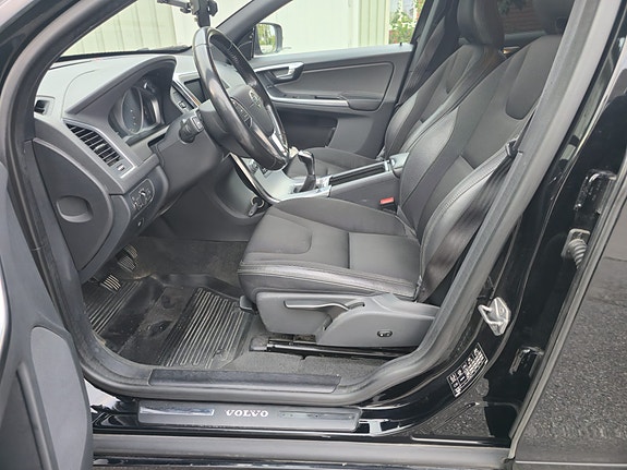 Volvo XC60 10 of 30