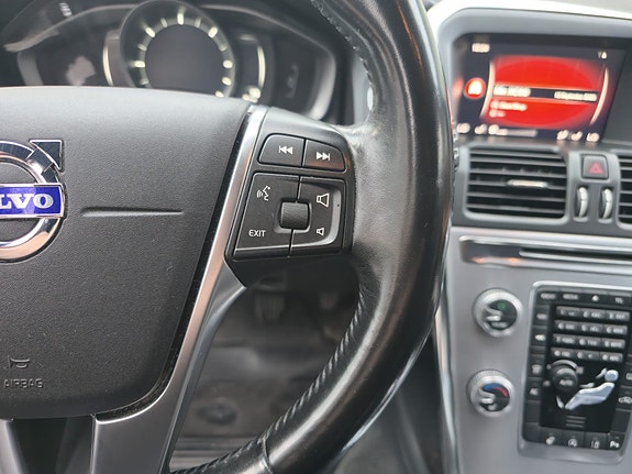 Volvo XC60 23 of 30