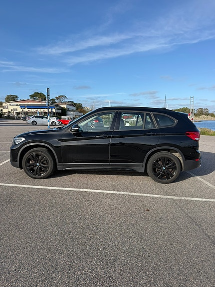 BMW X1 3 of 12
