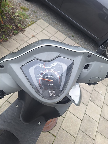 Honda Vision 5 of 8