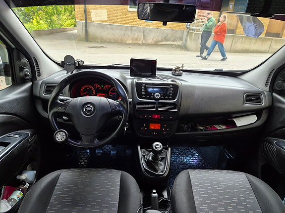Opel Combo 7 of 13