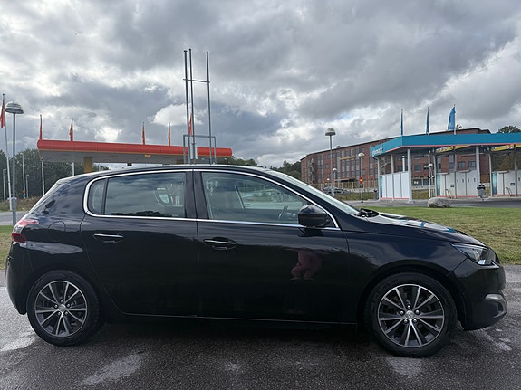 Peugeot 308 4 of 30