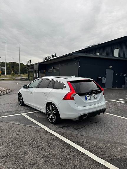 Volvo V60 4 of 8