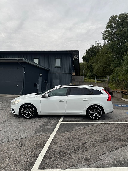 Volvo V60 3 of 8