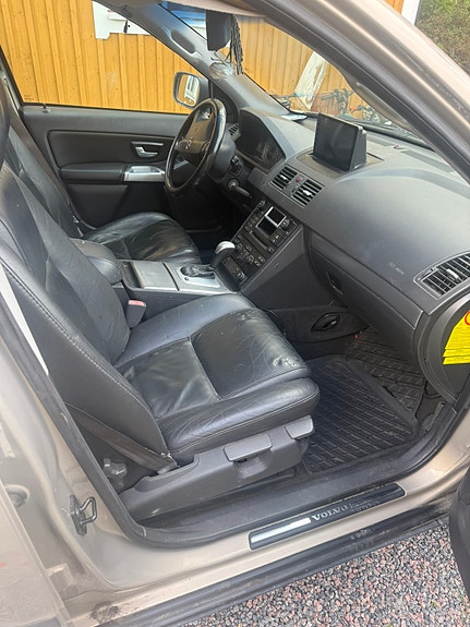 Volvo XC90 9 of 17
