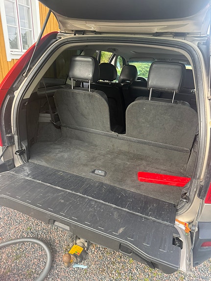 Volvo XC90 5 of 17