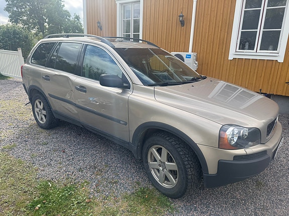 Volvo XC90 13 of 17