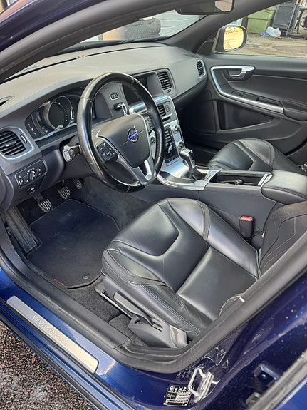 Volvo V60 7 of 10