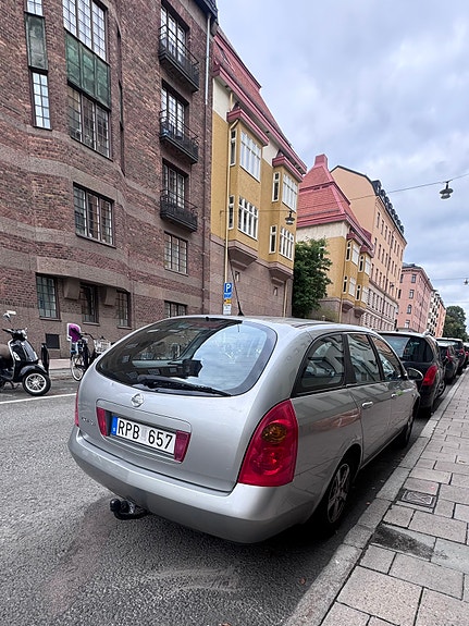 Nissan Primera 2 of 4