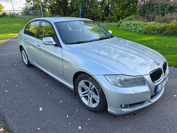 BMW 318d 4 of 18