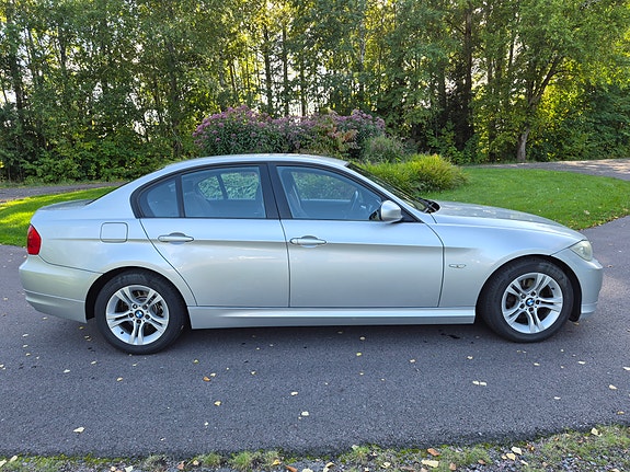 BMW 318d 5 of 18