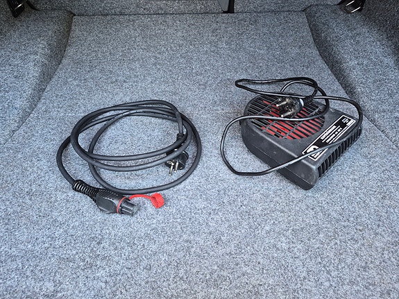 BMW 318d 16 of 18