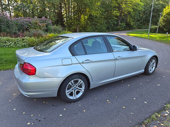 BMW 318d 6 of 18