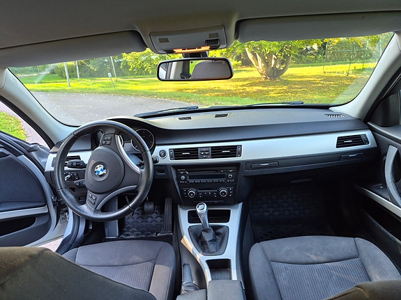BMW 318d 12 of 18
