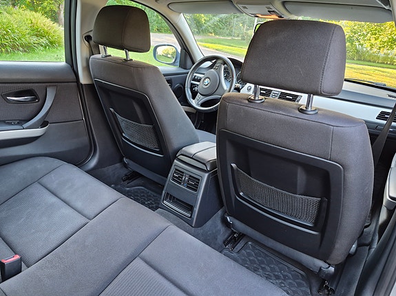 BMW 318d 15 of 18