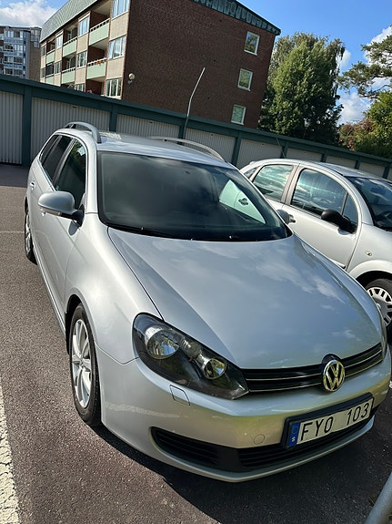 Volkswagen Golf VI 2 of 6