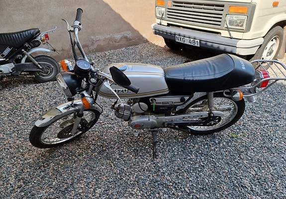 Suzuki K50 3 of 18