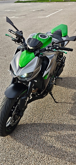 Kawasaki Z1000 3 of 3