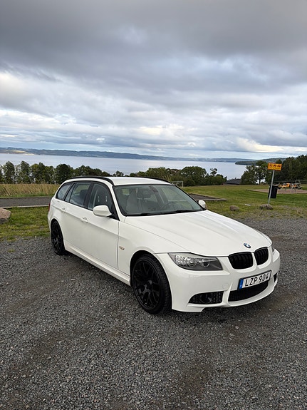 BMW 320d 2 of 6