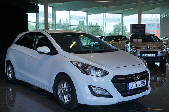 Hyundai i30 2 of 14