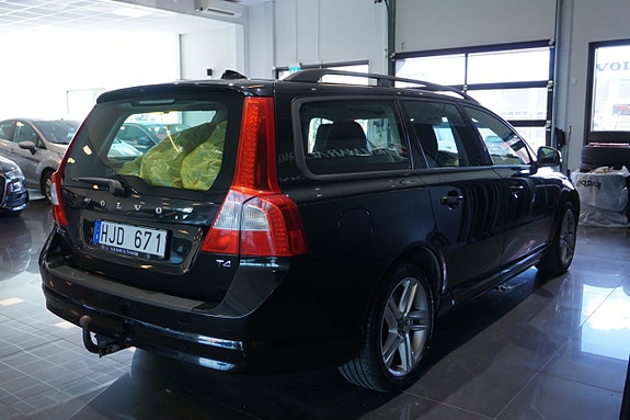 Volvo V70 7 of 14